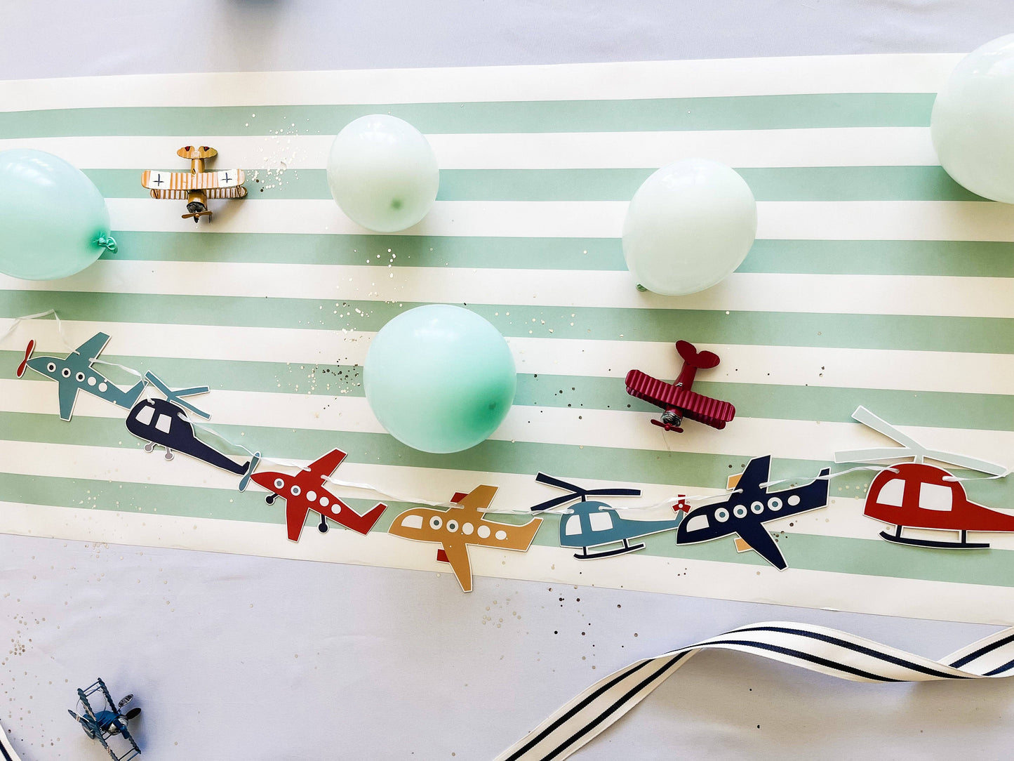 Decorazione in carta - aeroplanino