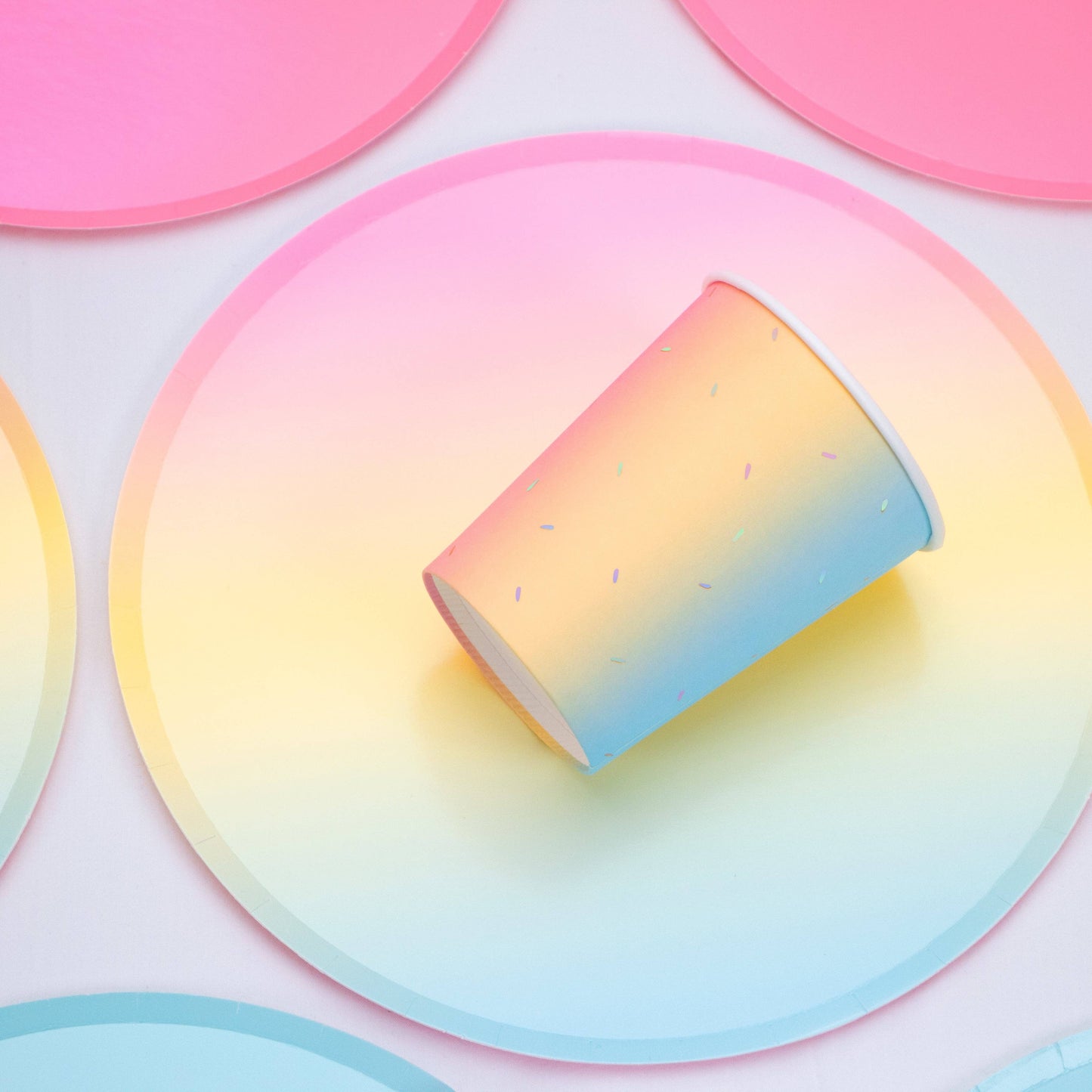 8 Piatti in Carta - Arcobaleno sfumato