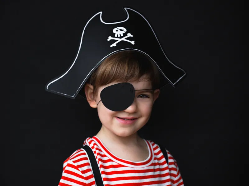 Cappello da pirata e benda sull'occhio