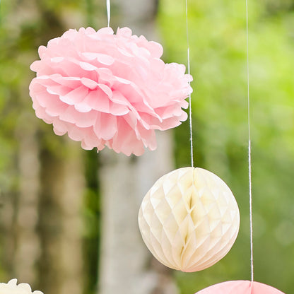 Decorazione in carta - pom pom rosa e crema