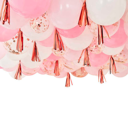 Arco di palloncini a soffitto - rosa e oro rosa con backdrop